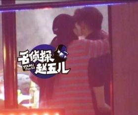 男女接吻摸下面的视频,揭秘男女接吻时的身体接触奥秘