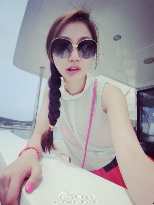 陈露 丝袜照,性感与时尚的完美融合