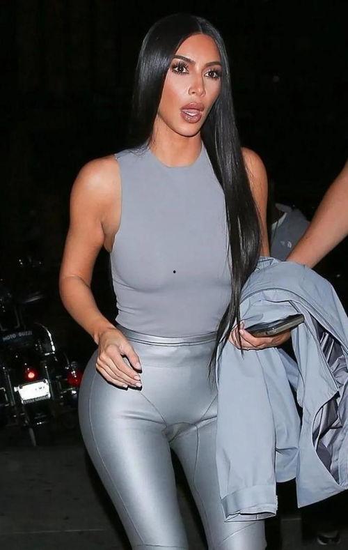 美国明星卡戴珊照片,揭秘美国明星的时尚瞬间