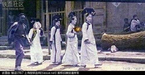 宫女给娘娘洗脚视频,揭秘娘娘洗脚幕后宫女的真实写照